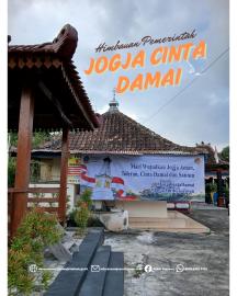 Pemasangan banner Jogja cinta damai